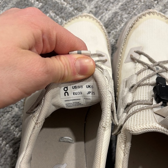 Women’s Neutral Beige Athletic Sneakers size 8 - Picture 8 of 8